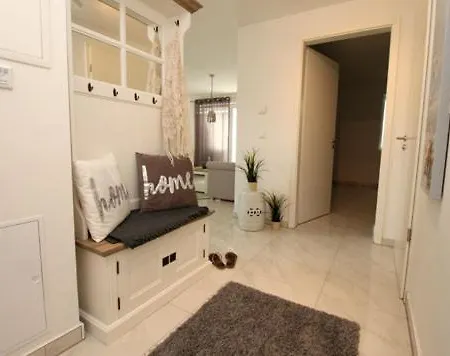 Aquamarin Ostseetraumsuite 12 アパート