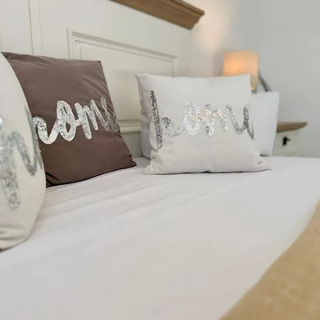公寓 Aquamarin Ostseetraumsuite 12 *