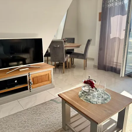 Aquamarin Ostseetraumsuite 12 *